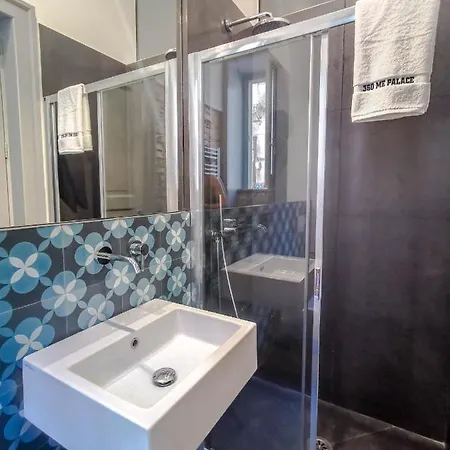 בית הארחה 360me Palace *