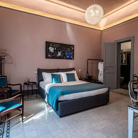 360me Palace * Messina
